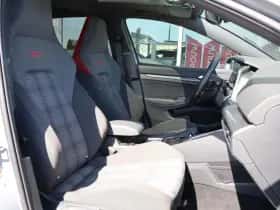 Volkswagen Golf (2023) thumbnail 4