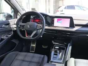 Volkswagen Golf (2023) thumbnail 32