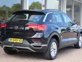 Volkswagen T-Roc (2021) thumbnail 2