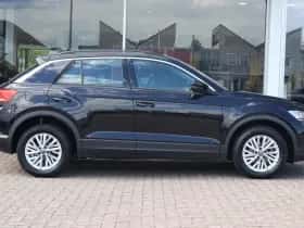 Volkswagen T-Roc (2021) thumbnail 3