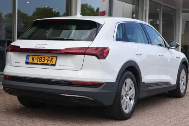 Audi e-tron (2020) thumbnail 2