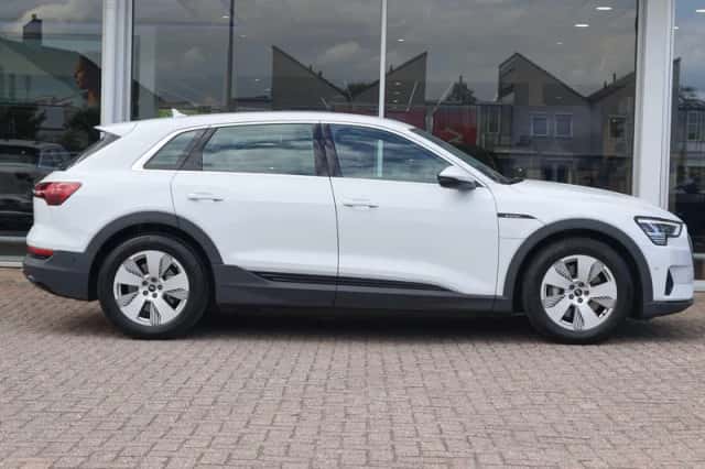 Audi e-tron (2020) thumbnail 3