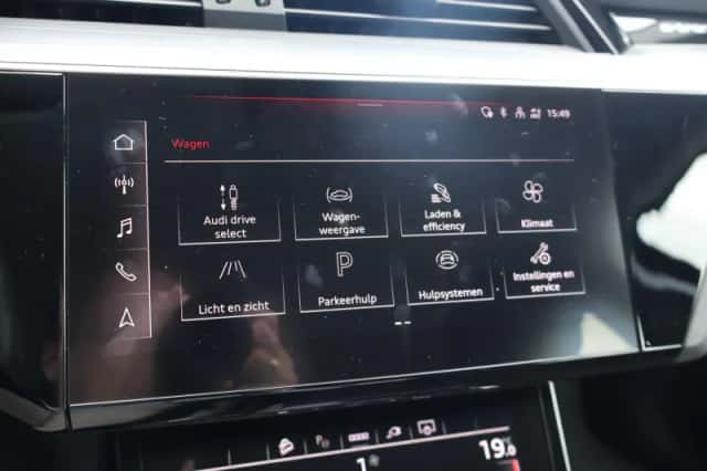 Audi e-tron (2020) thumbnail 35
