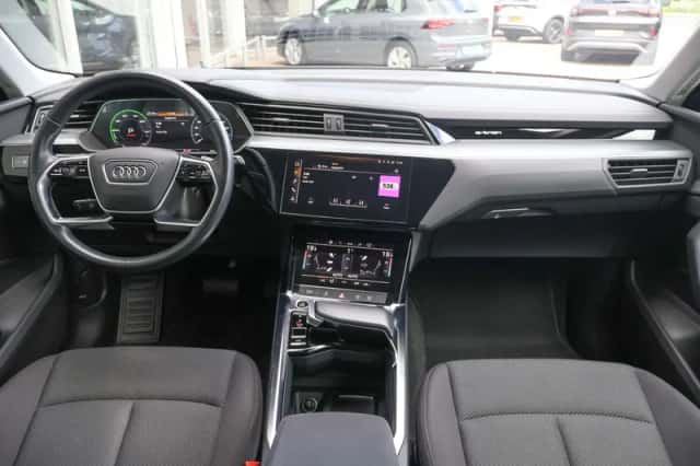 Audi e-tron (2020) thumbnail 5