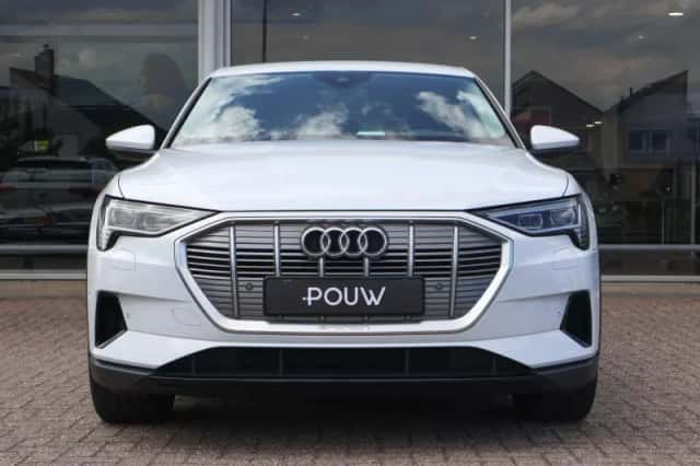 Audi e-tron (2020) thumbnail 9