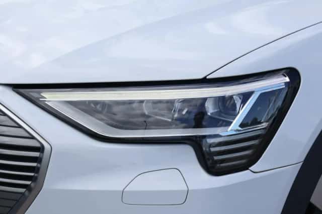 Audi e-tron (2020) thumbnail 10