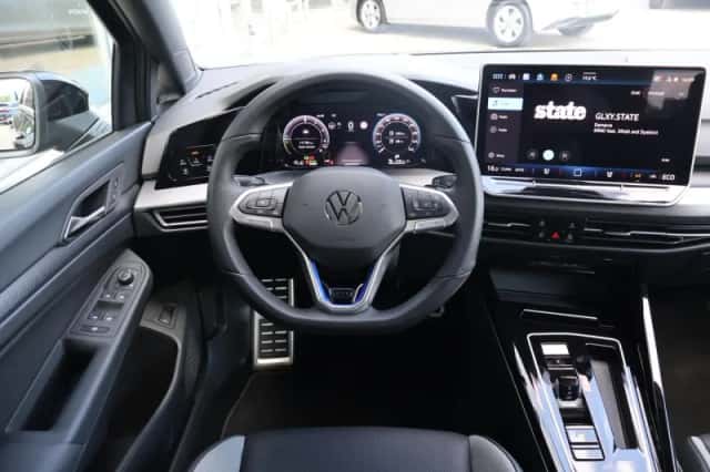 Volkswagen Golf (2025) thumbnail 26