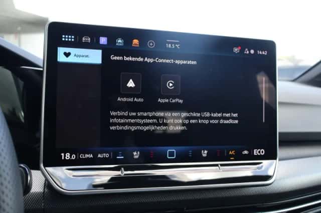 Volkswagen Golf (2025) thumbnail 32