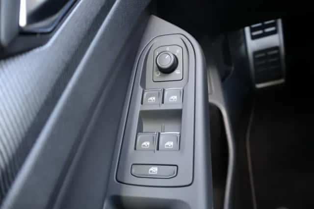 Volkswagen Golf (2025) thumbnail 37