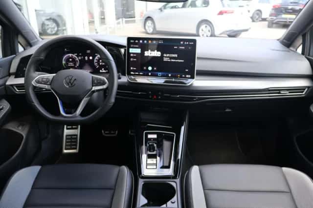 Volkswagen Golf (2025) thumbnail 5