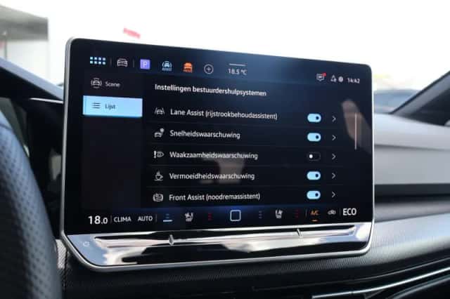 Volkswagen Golf (2025) thumbnail 42