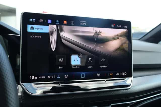 Volkswagen Golf (2025) thumbnail 43