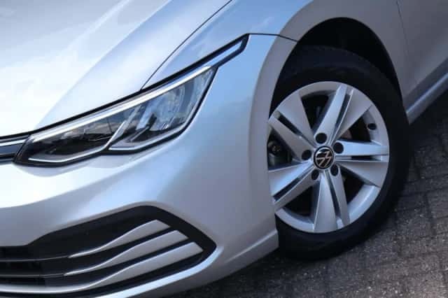 Volkswagen Golf (2023) thumbnail 15