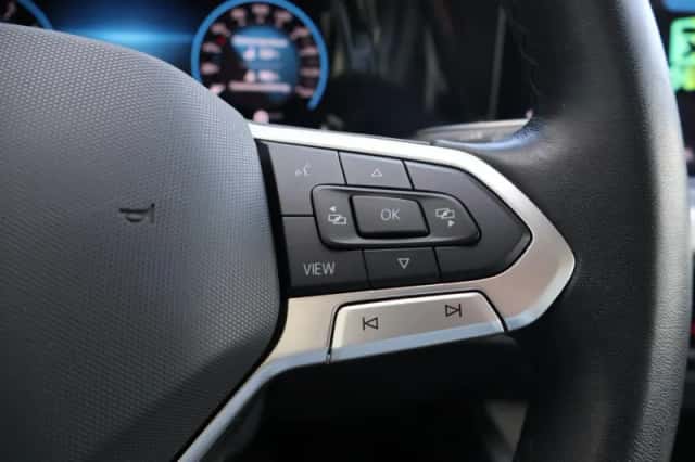 Volkswagen Golf (2023) thumbnail 23