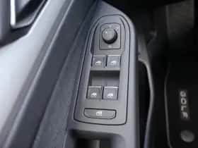 Volkswagen Golf (2023) thumbnail 30