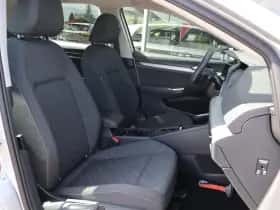 Volkswagen Golf (2023) thumbnail 4