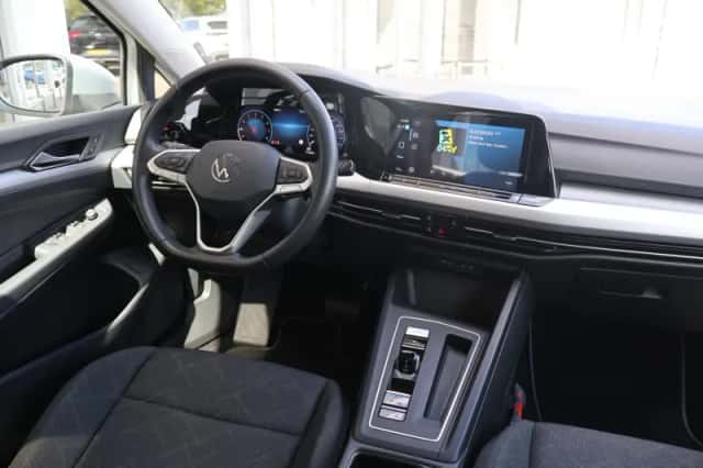 Volkswagen Golf (2023) thumbnail 31