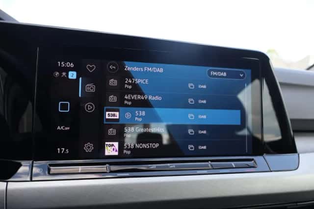 Volkswagen Golf (2023) thumbnail 32