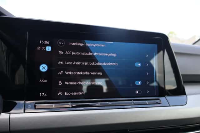 Volkswagen Golf (2023) thumbnail 34