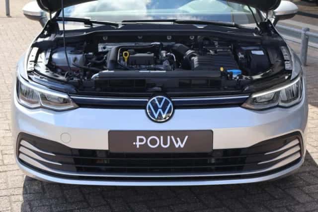 Volkswagen Golf (2023) thumbnail 35