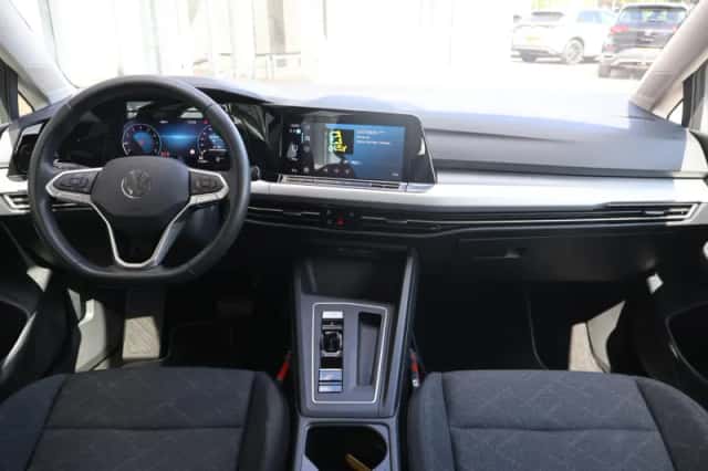 Volkswagen Golf (2023) thumbnail 5