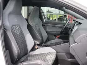 Volkswagen Golf (2021) thumbnail 4