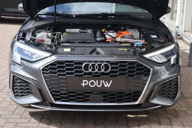 Audi A3 (2023) thumbnail 12