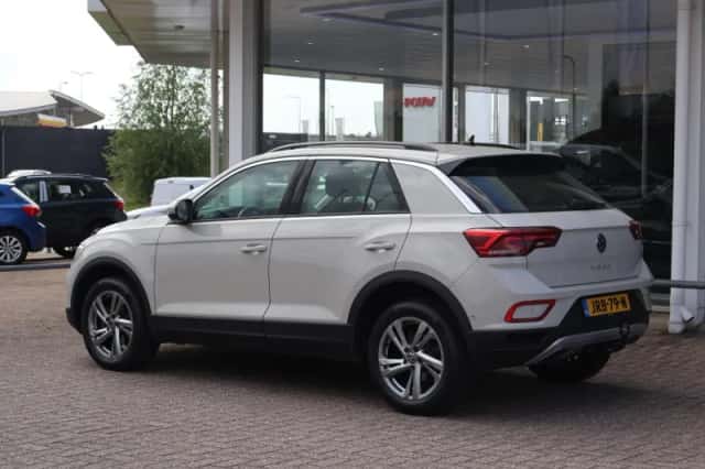 Volkswagen T-Roc (2024) thumbnail 12