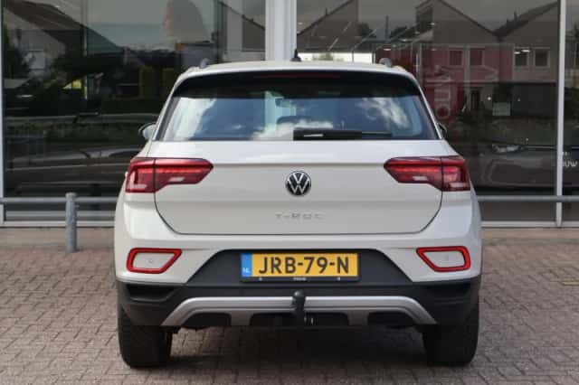 Volkswagen T-Roc (2024) thumbnail 13