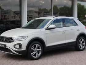 Volkswagen T-Roc (2024) thumbnail 16