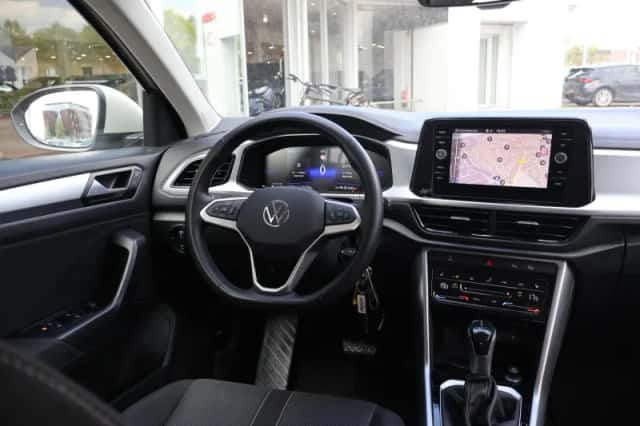 Volkswagen T-Roc (2024) thumbnail 17