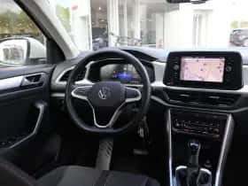 Volkswagen T-Roc (2024) thumbnail 17