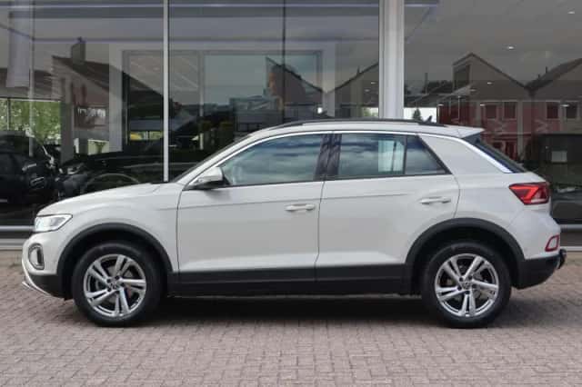 Volkswagen T-Roc (2024) thumbnail 10