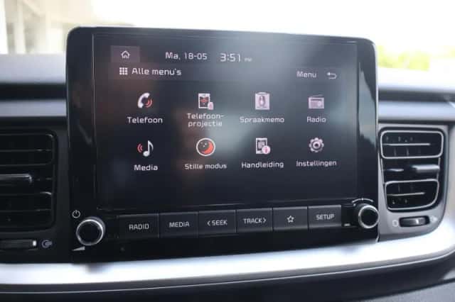 Kia Stonic (2023) thumbnail 32