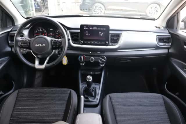 Kia Stonic (2023) thumbnail 5