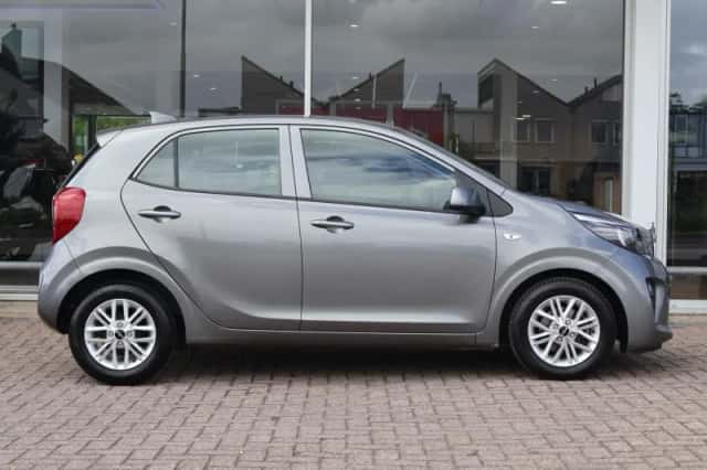 Kia Picanto (2022) thumbnail 3