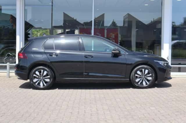 Volkswagen Golf (2025) thumbnail 3