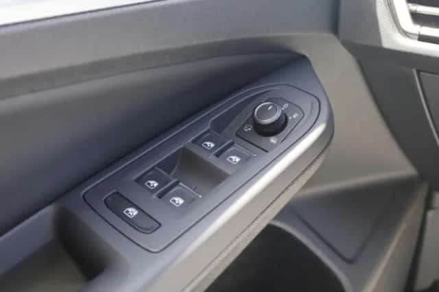 Volkswagen Golf (2025) thumbnail 23