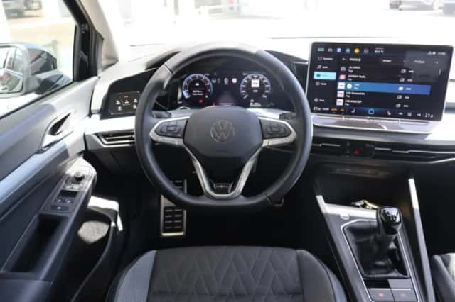 Volkswagen Golf (2025) thumbnail 24