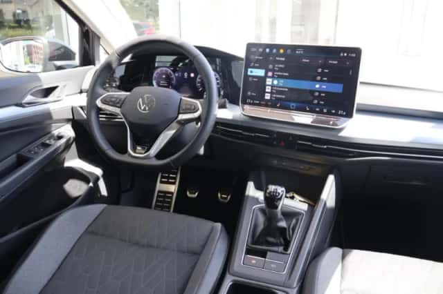 Volkswagen Golf (2025) thumbnail 37