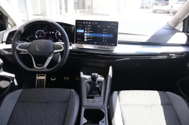 Volkswagen Golf (2025) thumbnail 5
