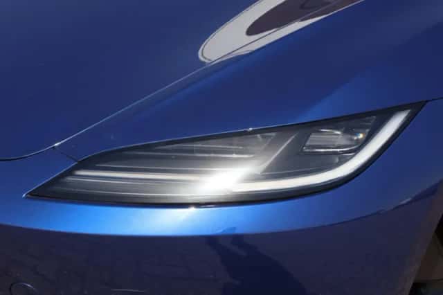 Tesla Model 3 (2024) thumbnail 11