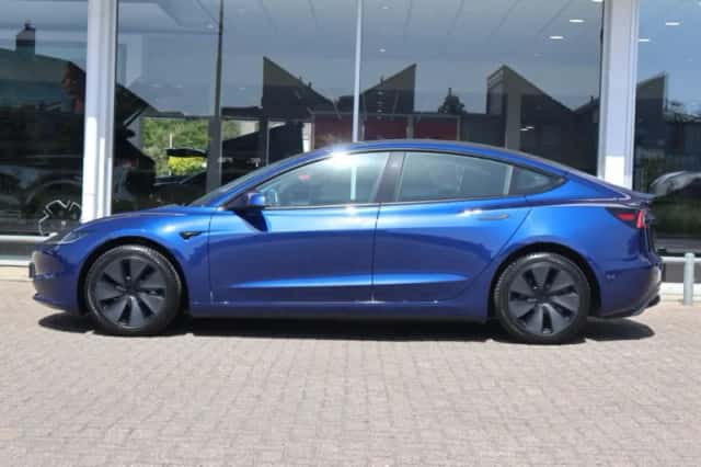 Tesla Model 3 (2024) thumbnail 16