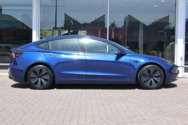 Tesla Model 3 (2024) thumbnail 3