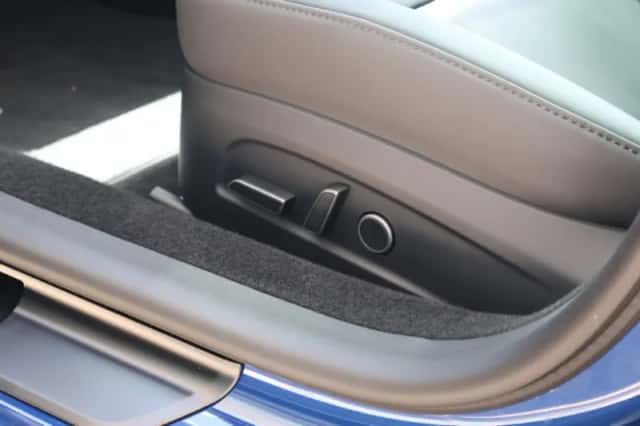 Tesla Model 3 (2024) thumbnail 26