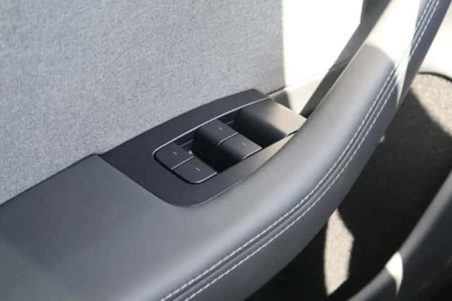 Tesla Model 3 (2024) thumbnail 27
