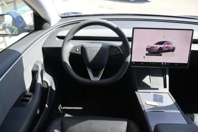Tesla Model 3 (2024) thumbnail 28