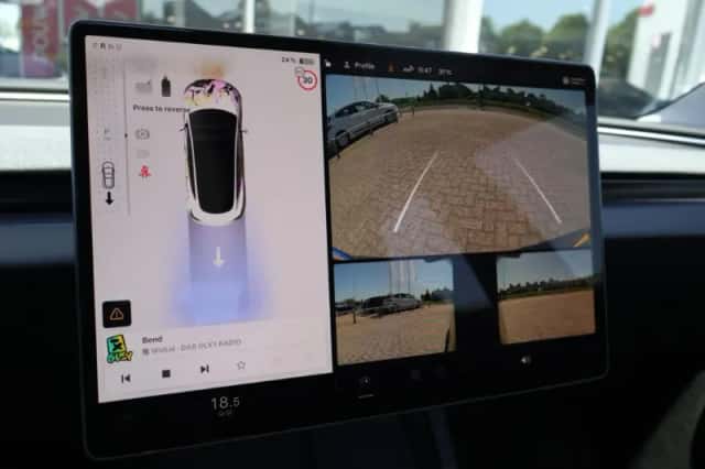 Tesla Model 3 (2024) thumbnail 29