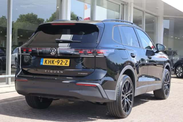 Volkswagen Tiguan (2026) thumbnail 2