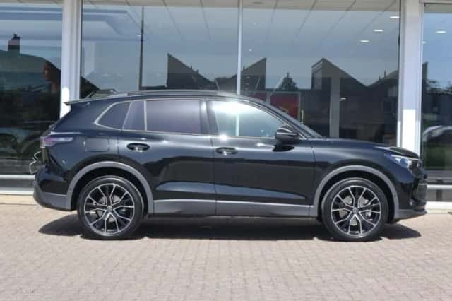 Volkswagen Tiguan (2026) thumbnail 3